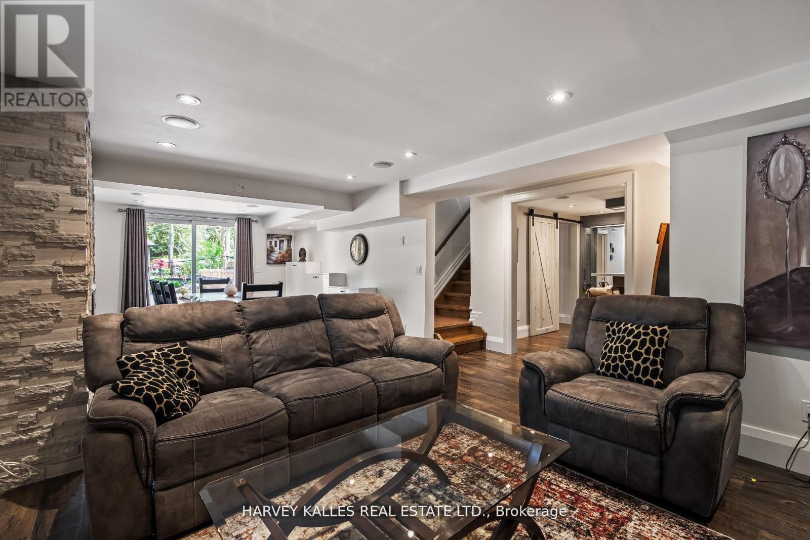 1268 Cermel Drive W, Mississauga, Ontario L5H 3V4 - Photo 27 - W12536360