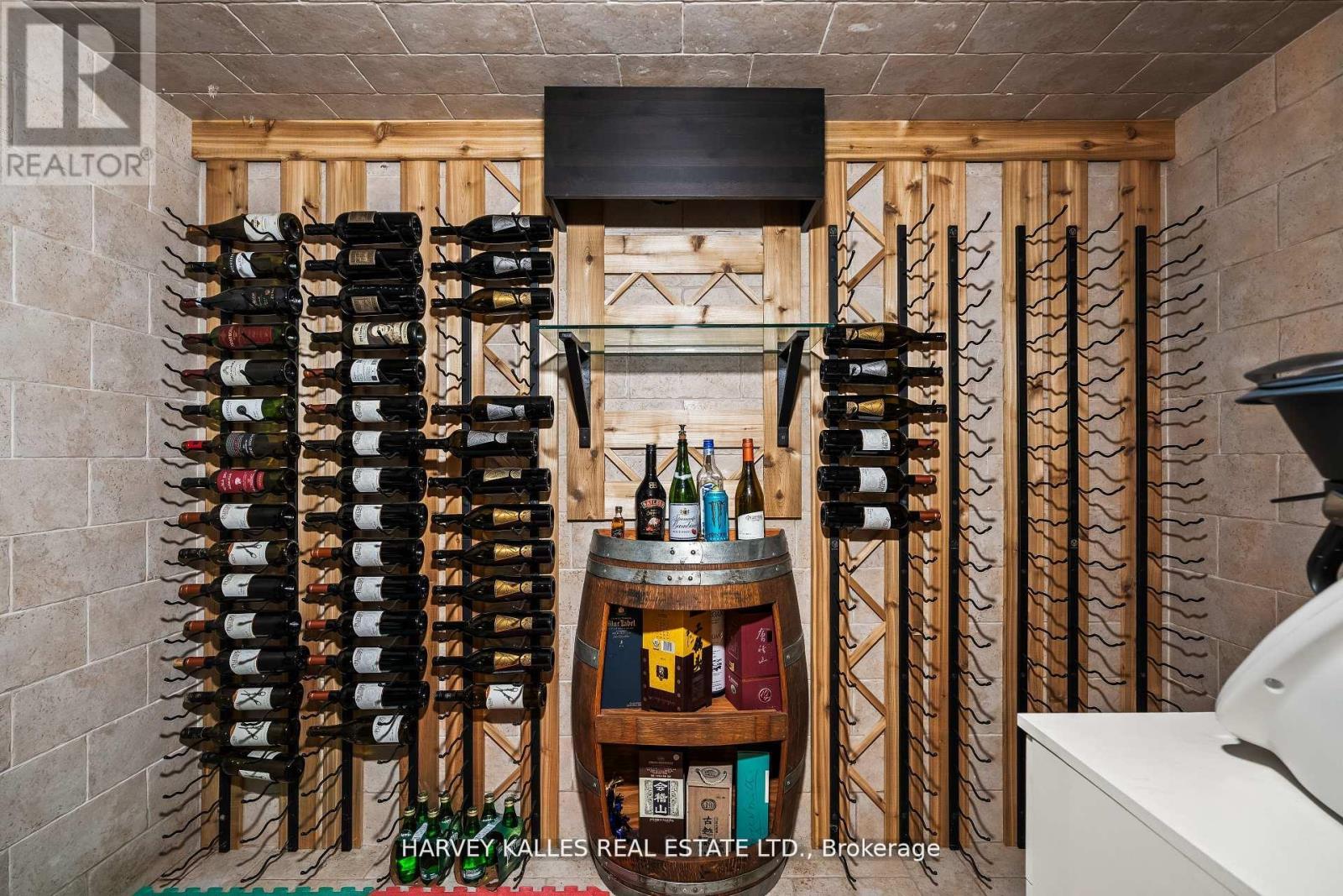 1268 Cermel Drive W, Mississauga, Ontario L5H 3V4 - Photo 30 - W12536360