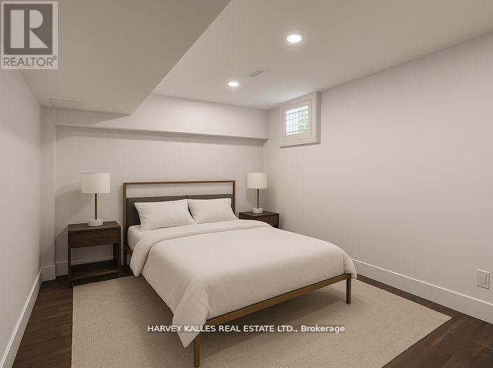 1268 Cermel Drive W, Mississauga, Ontario L5H 3V4 - Photo 32 - W12536360