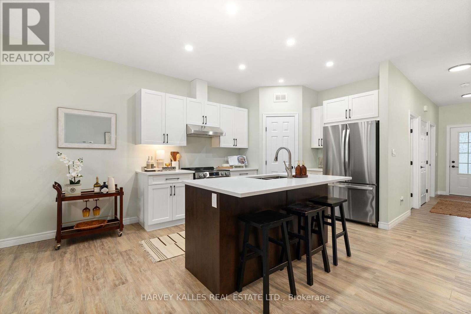 16 Dayton Court, Prince Edward County, Ontario K0K 2T0 - Photo 5 - X12536698