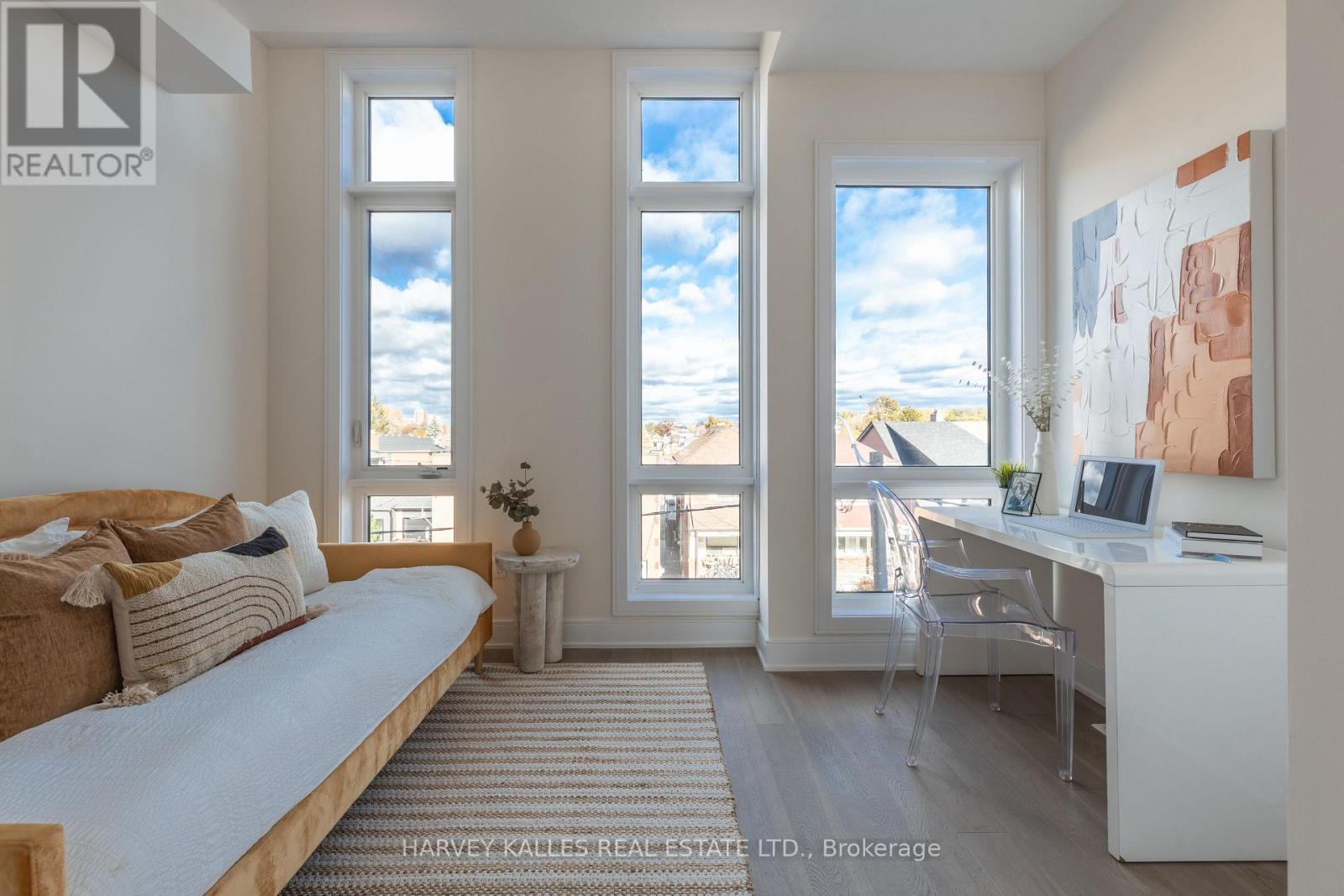 23 Innes Avenue, Toronto, Ontario M6E 0B2 - Photo 8 - W12536802