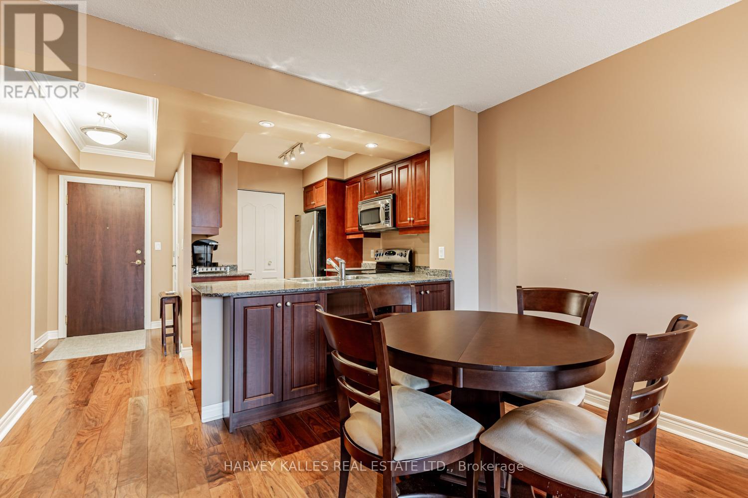 623 - 38 William Carson Crescent, Toronto, Ontario  M2P 2H2 - Photo 7 - C12545084