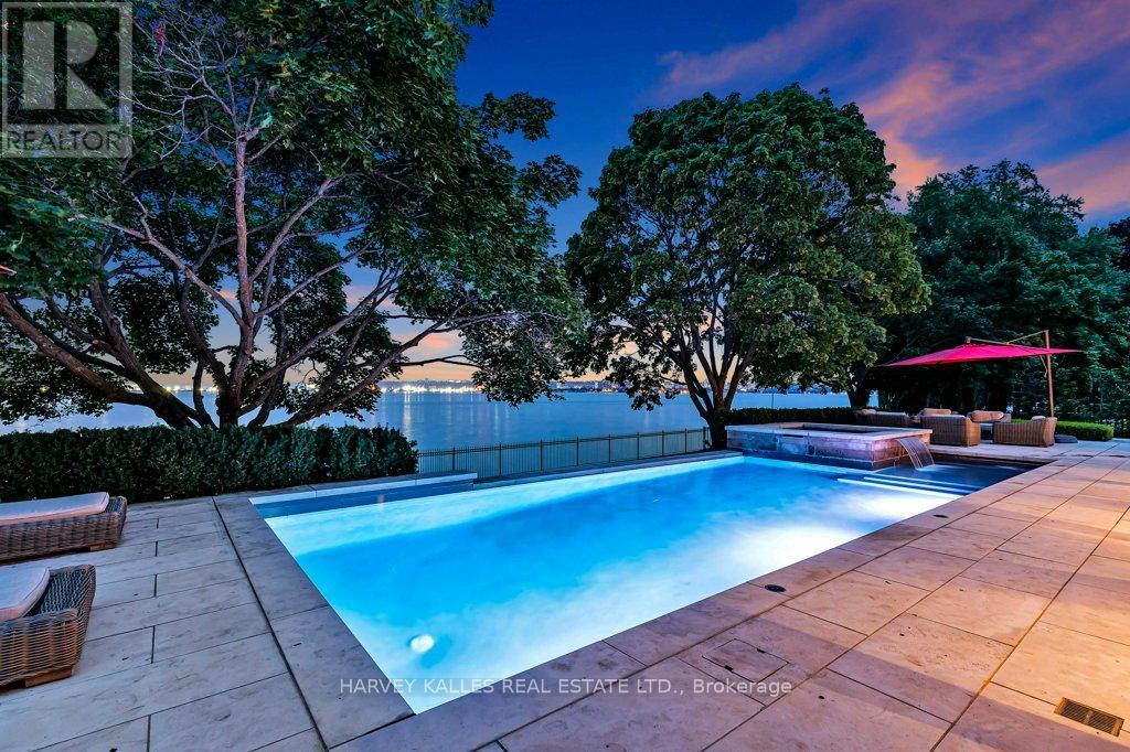 90 Oaklands Park Court, Burlington, Ontario L7T 4G9 - Photo 17 - W12545674