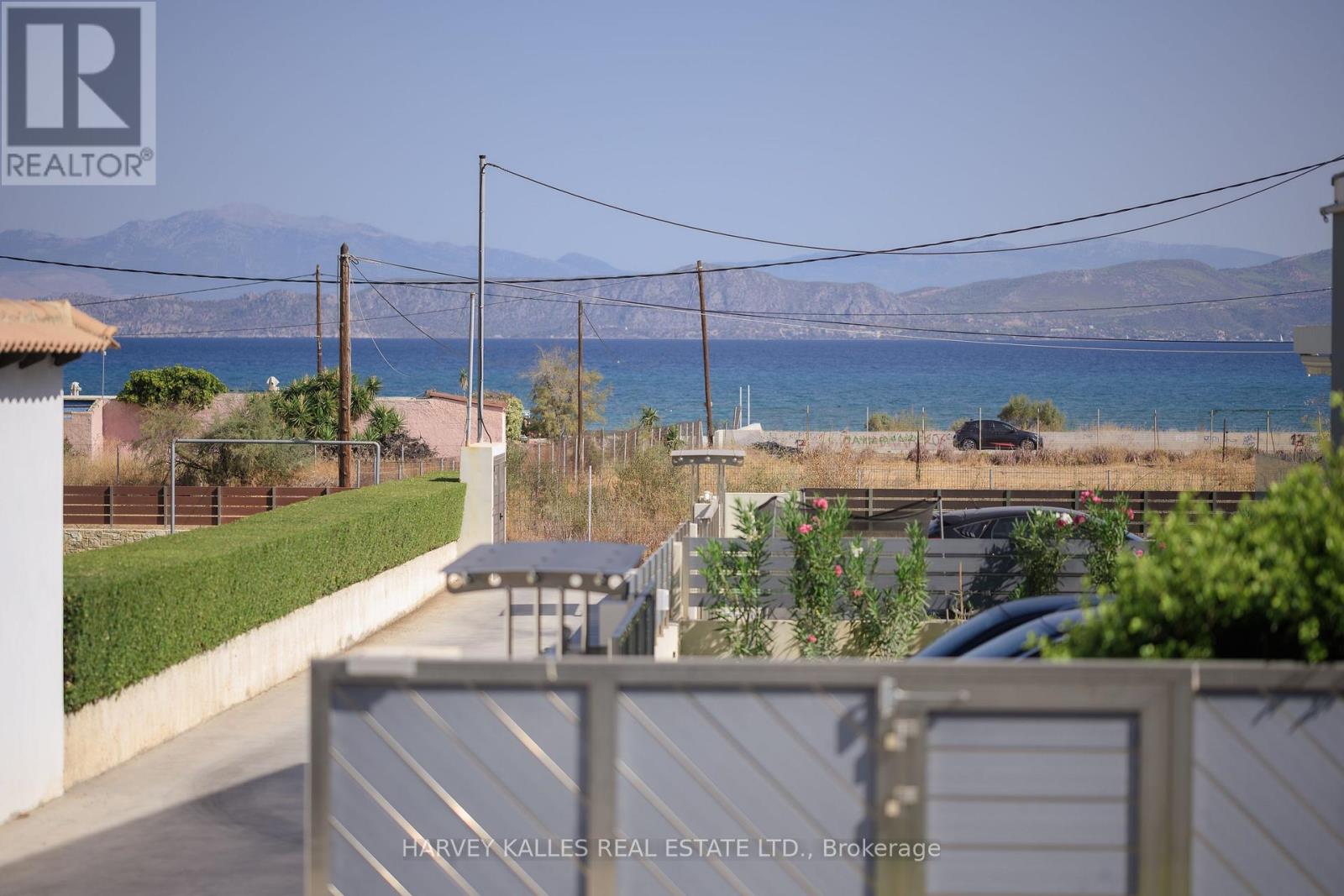 Villa 4 Imion Street, Greece, Ontario   - Photo 16 - X12555024