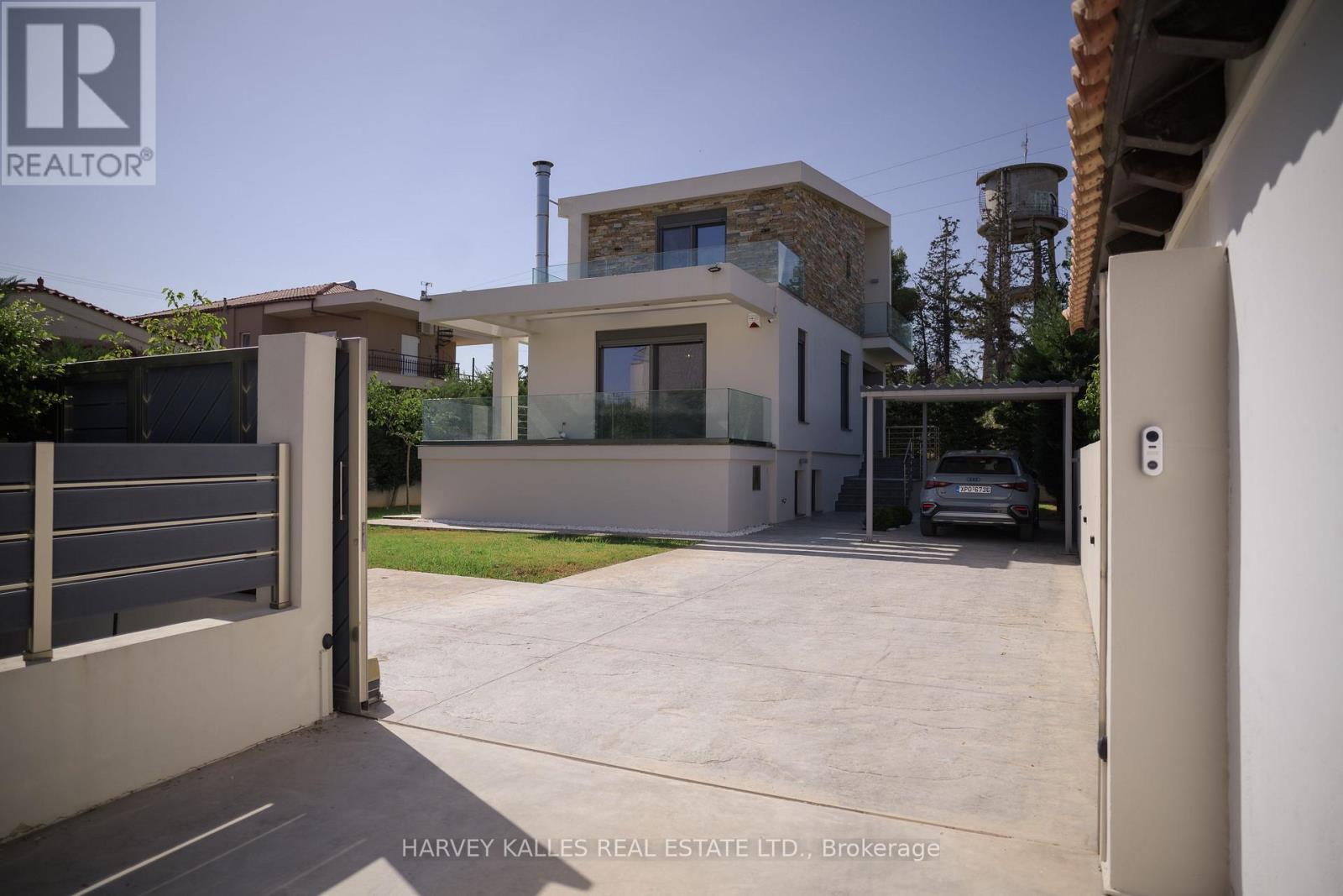 Villa 4 Imion Street, Greece, Ontario   - Photo 2 - X12555024