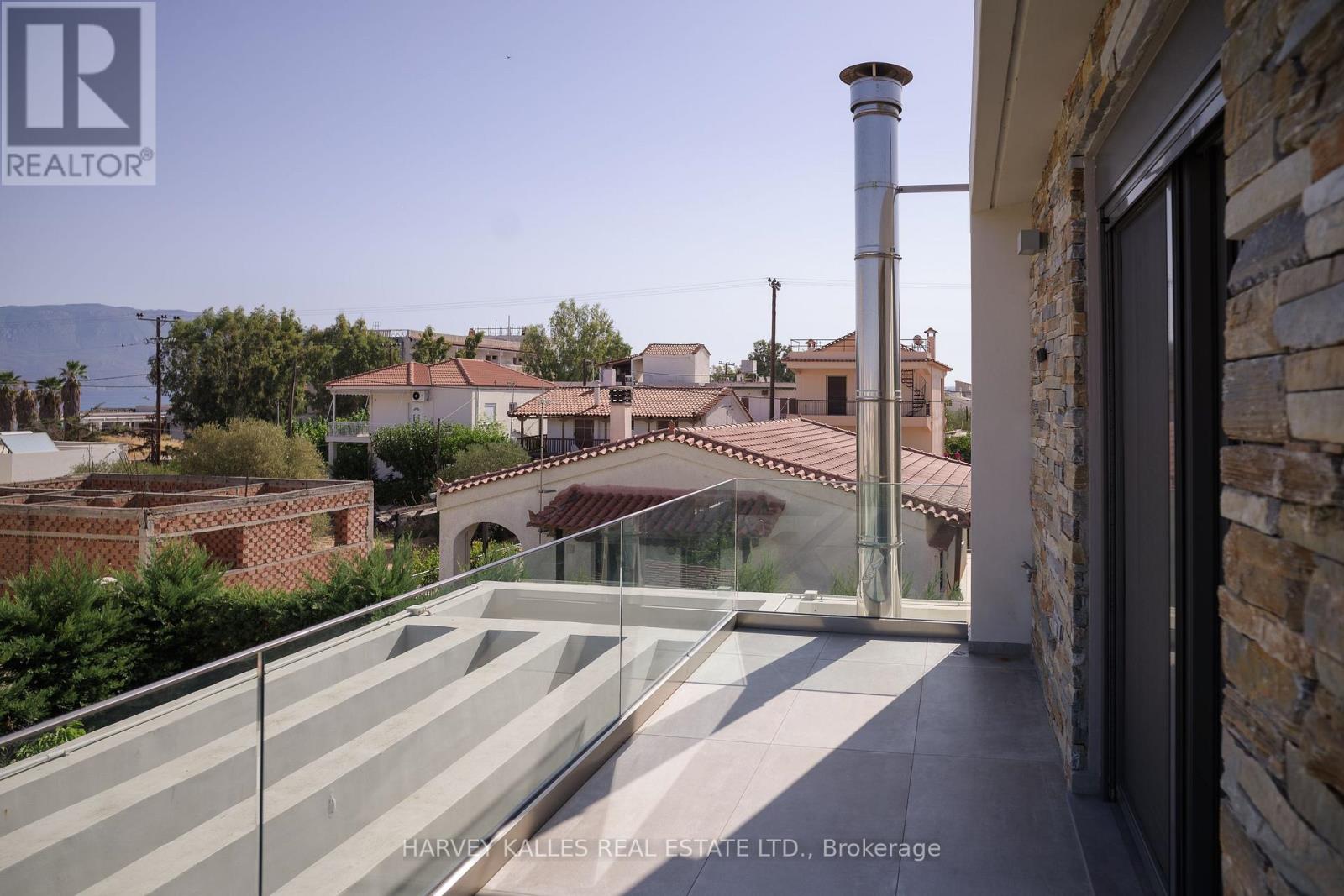 Villa 4 Imion Street, Greece, Ontario   - Photo 21 - X12555024