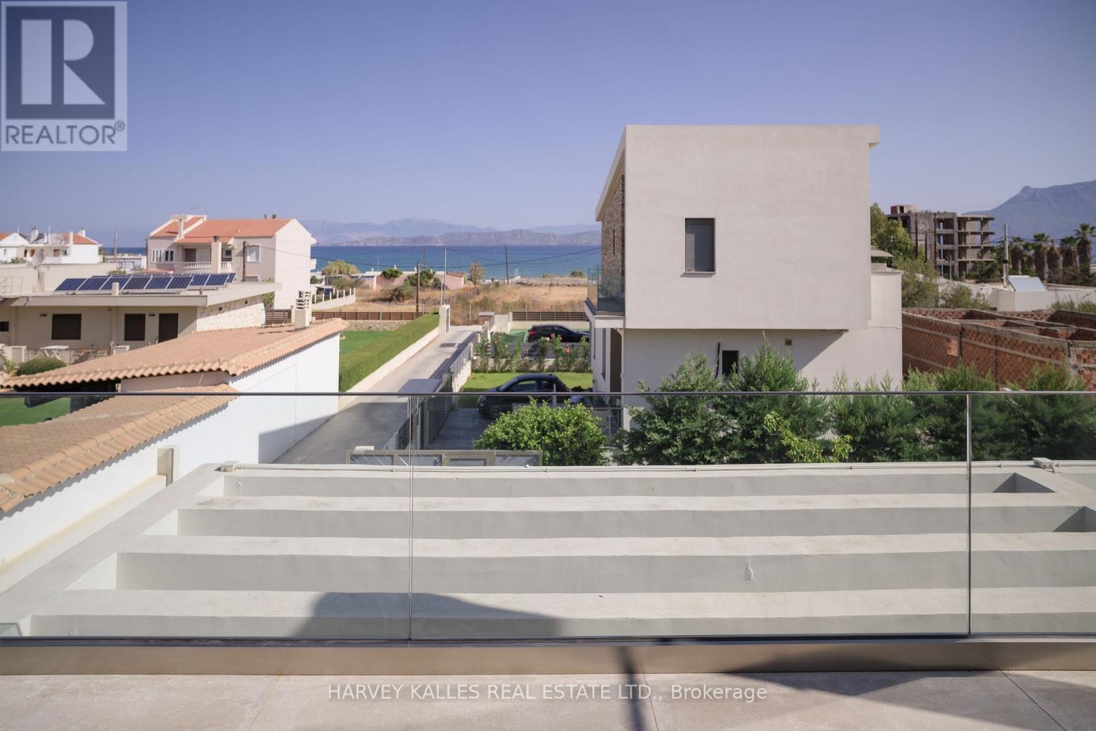 Villa 4 Imion Street, Greece, Ontario   - Photo 22 - X12555024