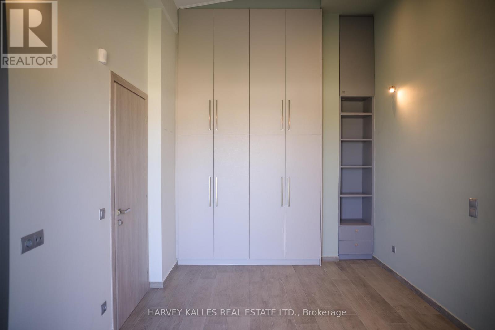 Villa 4 Imion Street, Greece, Ontario   - Photo 24 - X12555024