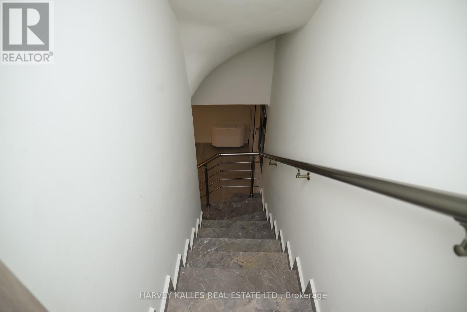 Villa 4 Imion Street, Greece, Ontario   - Photo 27 - X12555024