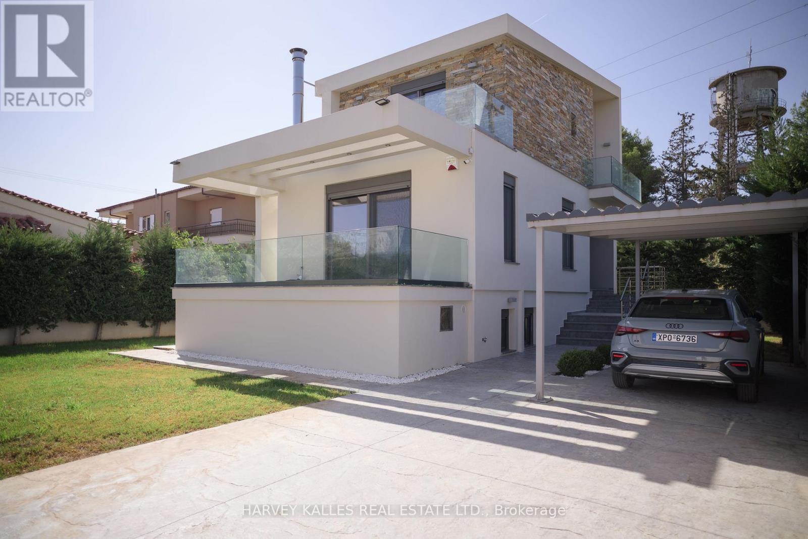 Villa 4 Imion Street, Greece, Ontario   - Photo 3 - X12555024