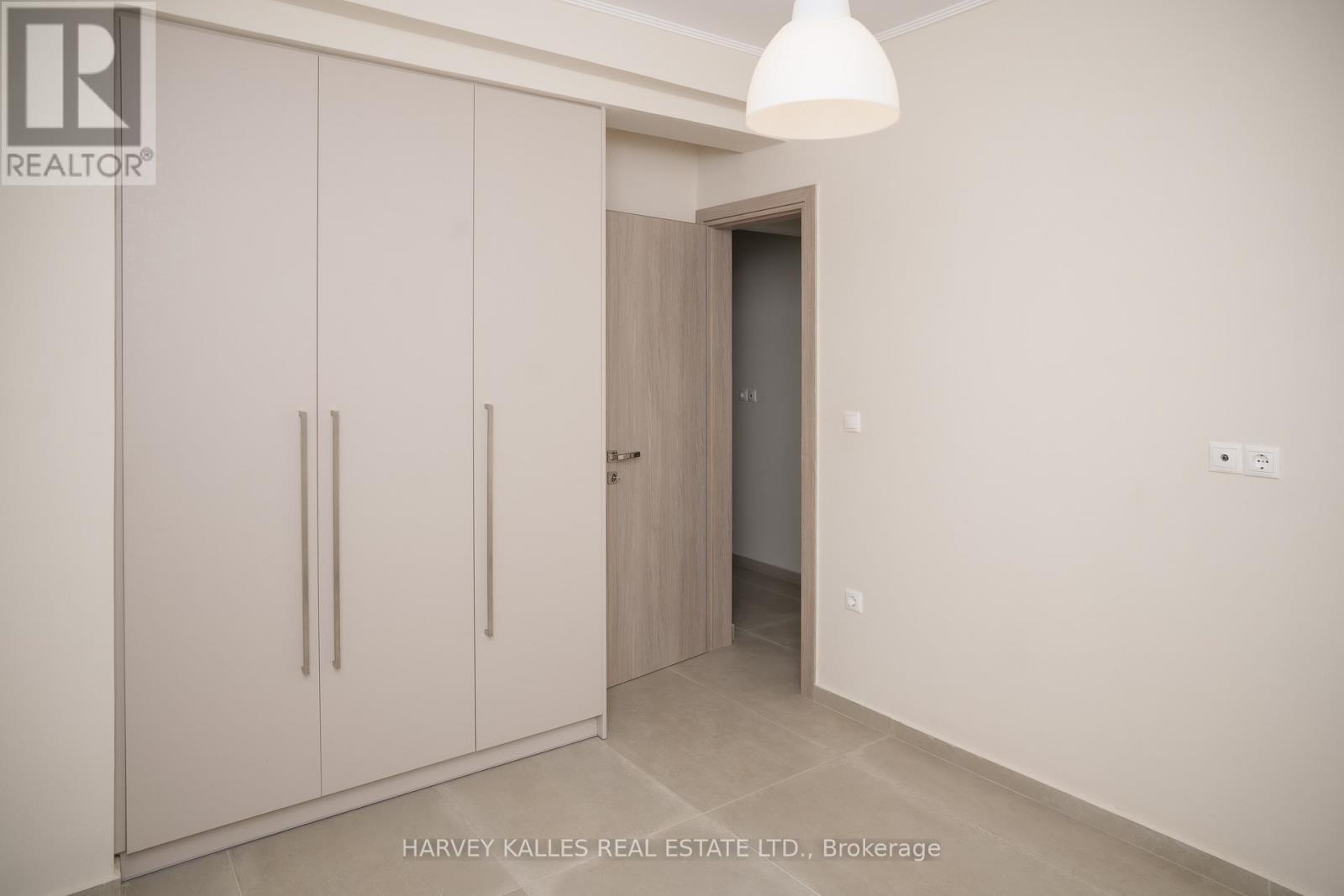 Villa 4 Imion Street, Greece, Ontario   - Photo 30 - X12555024