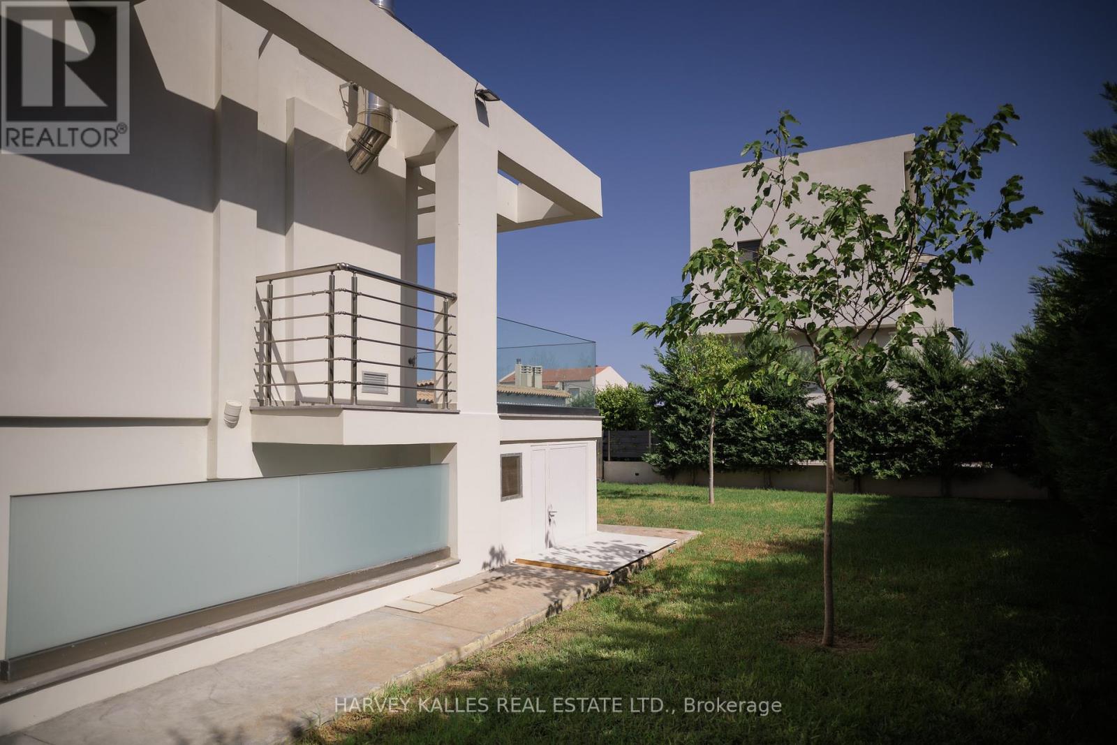 Villa 4 Imion Street, Greece, Ontario   - Photo 36 - X12555024