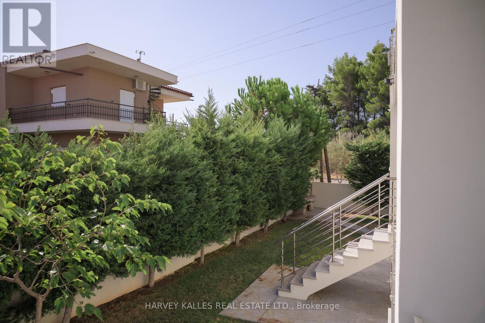 Villa 4 Imion Street, Greece, Ontario   - Photo 37 - X12555024