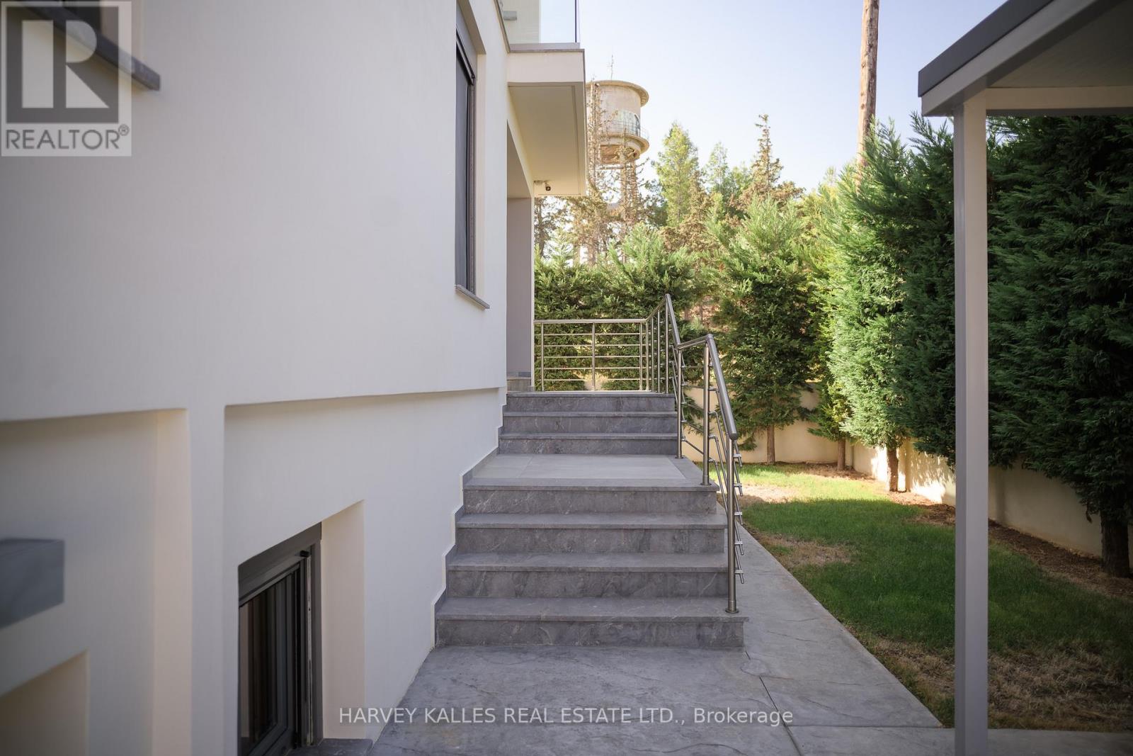 Villa 4 Imion Street, Greece, Ontario   - Photo 4 - X12555024