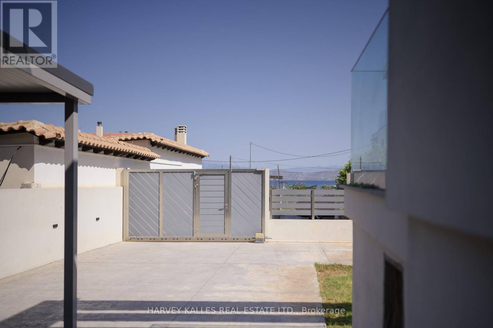 Villa 4 Imion Street, Greece, Ontario   - Photo 42 - X12555024