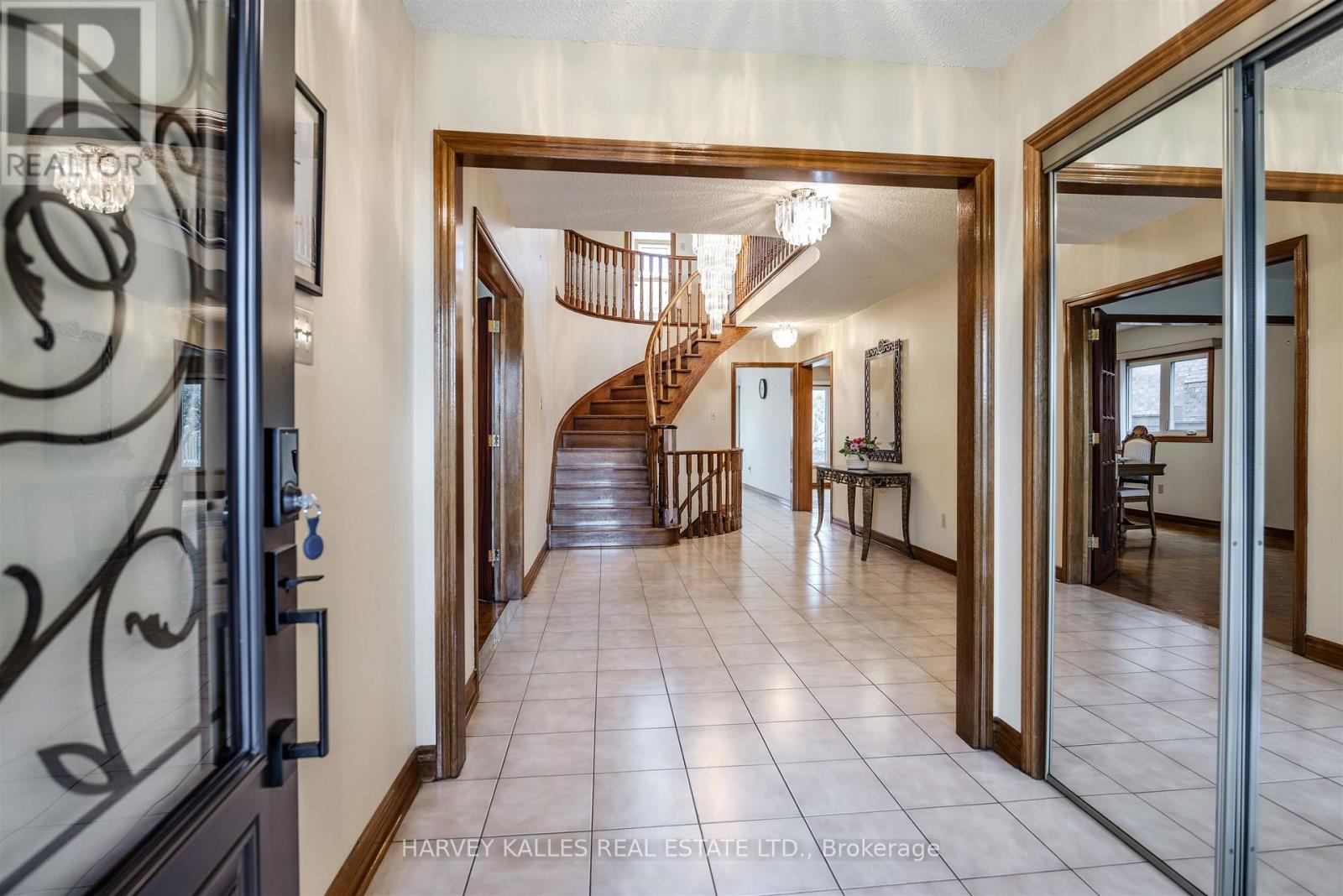 113 Cabaletta Crescent, Vaughan, Ontario  L4L 6L1 - Photo 4 - N12555904