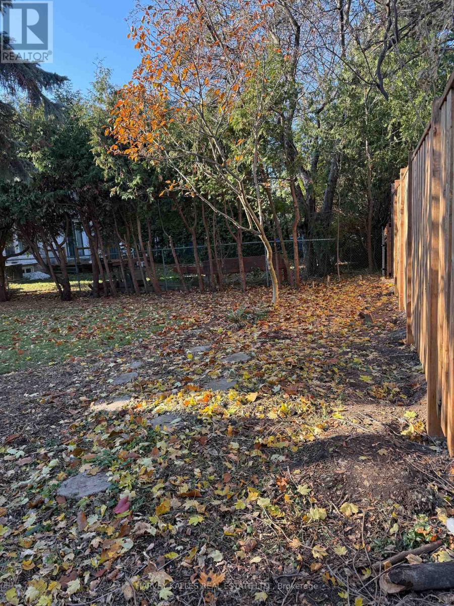 62 Dersingham Crescent, Markham, Ontario L3T 4E8 - Photo 20 - N12562662