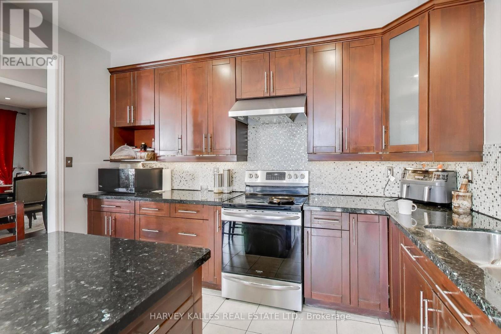 29 Ness Road, Brampton, Ontario L6Y 5N9 - Photo 14 - W12566122