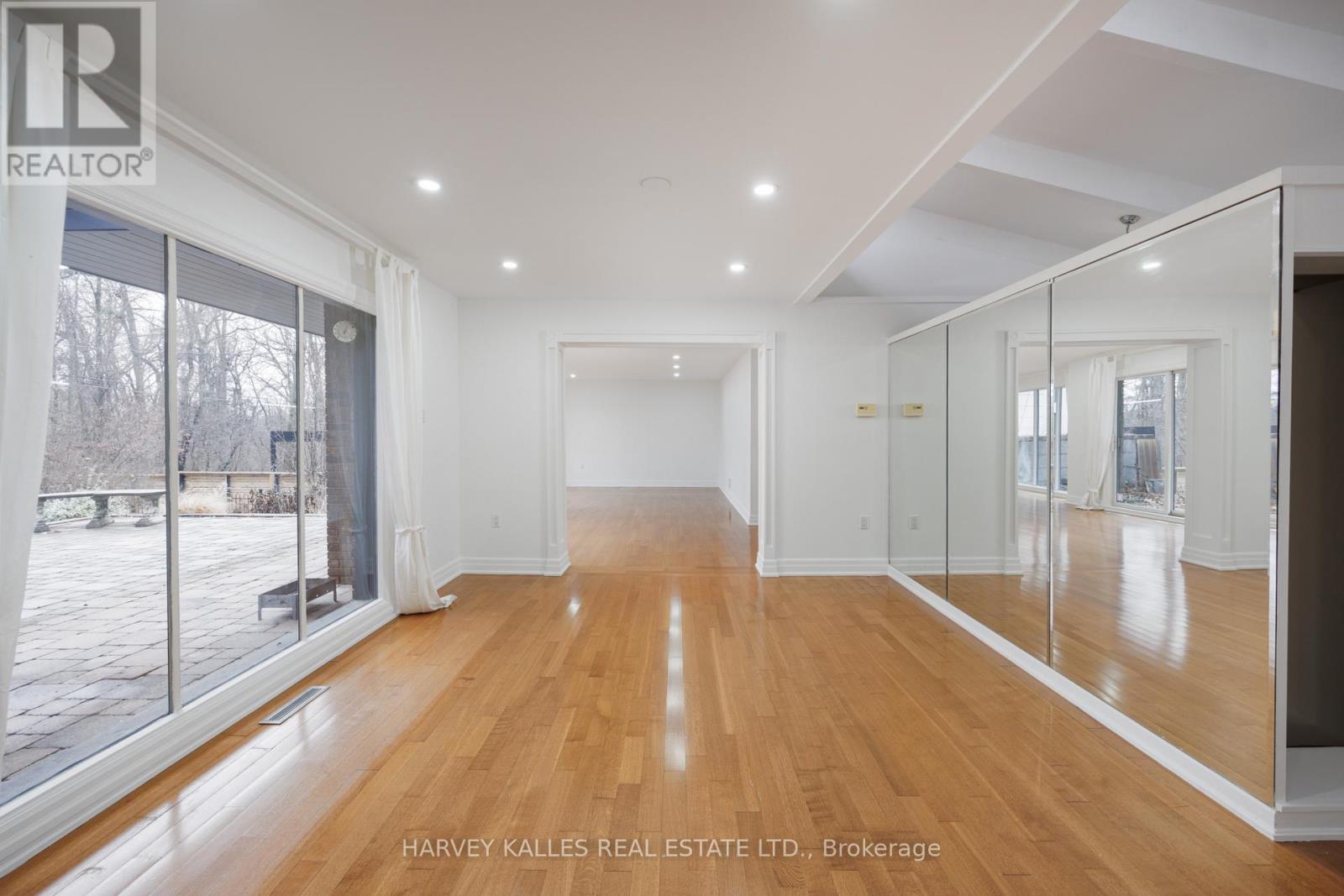 19 Blair Athol Crescent, Toronto, Ontario  M9A 1X6 - Photo 16 - W12571718