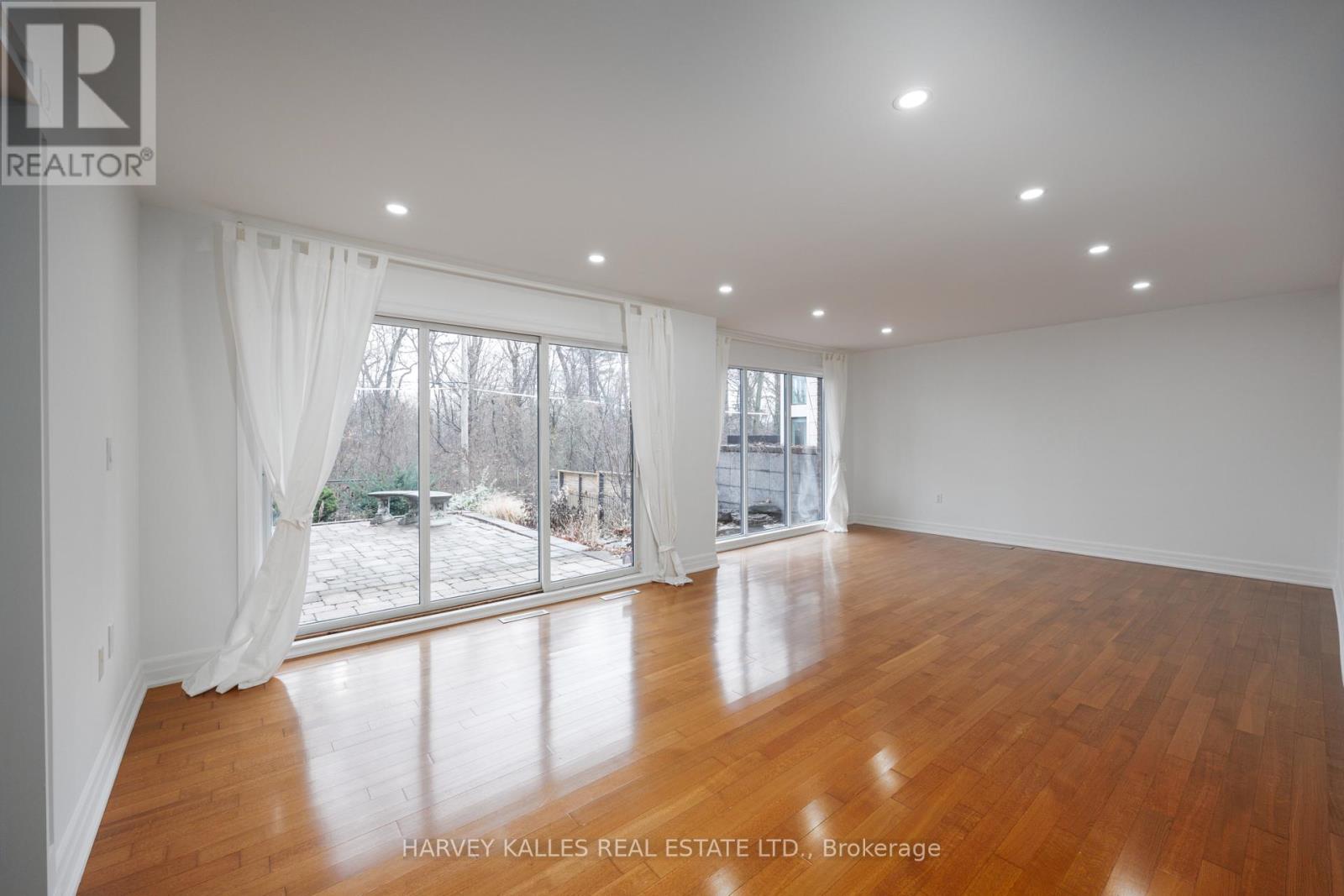 19 Blair Athol Crescent, Toronto, Ontario  M9A 1X6 - Photo 17 - W12571718