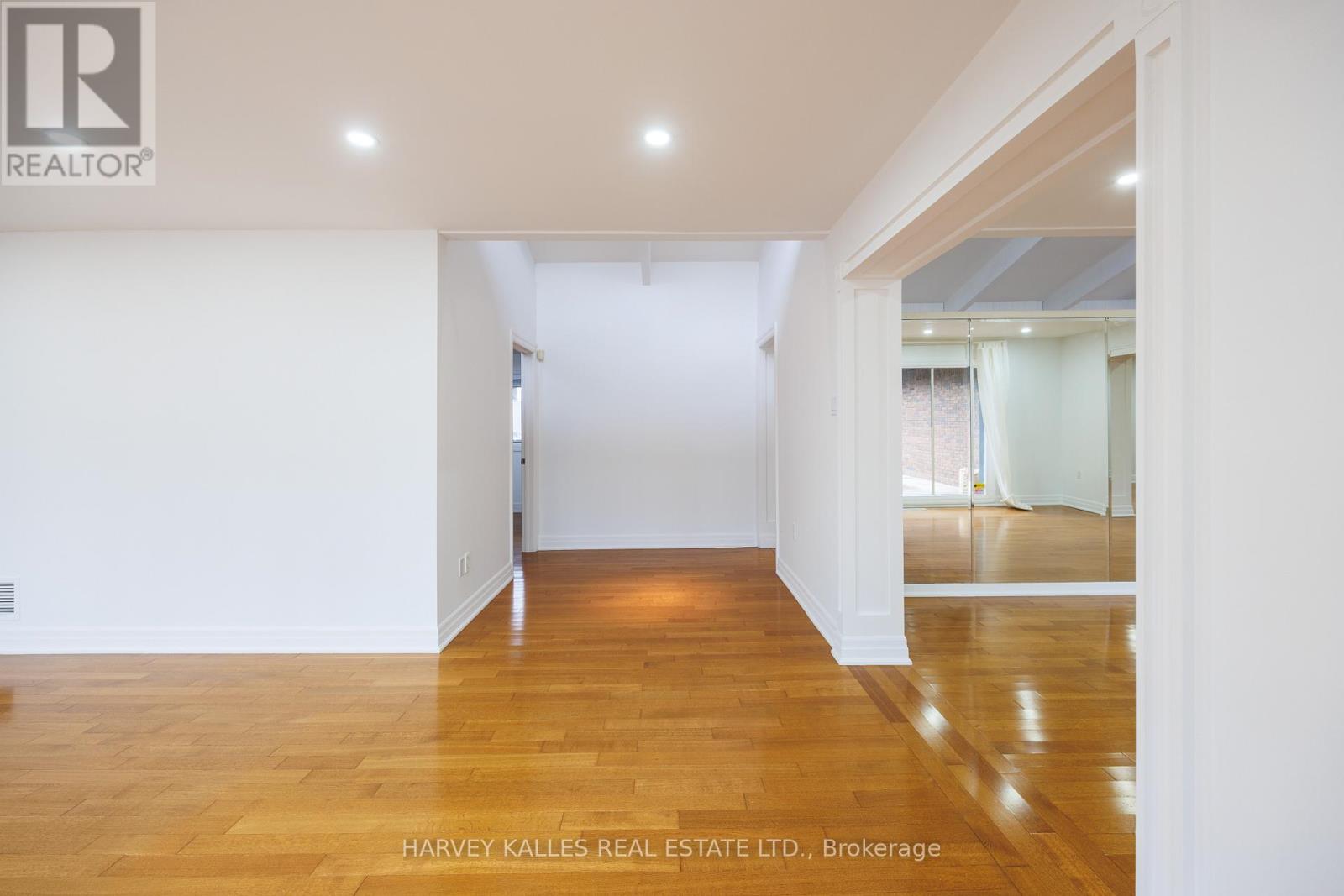 19 Blair Athol Crescent, Toronto, Ontario  M9A 1X6 - Photo 24 - W12571718