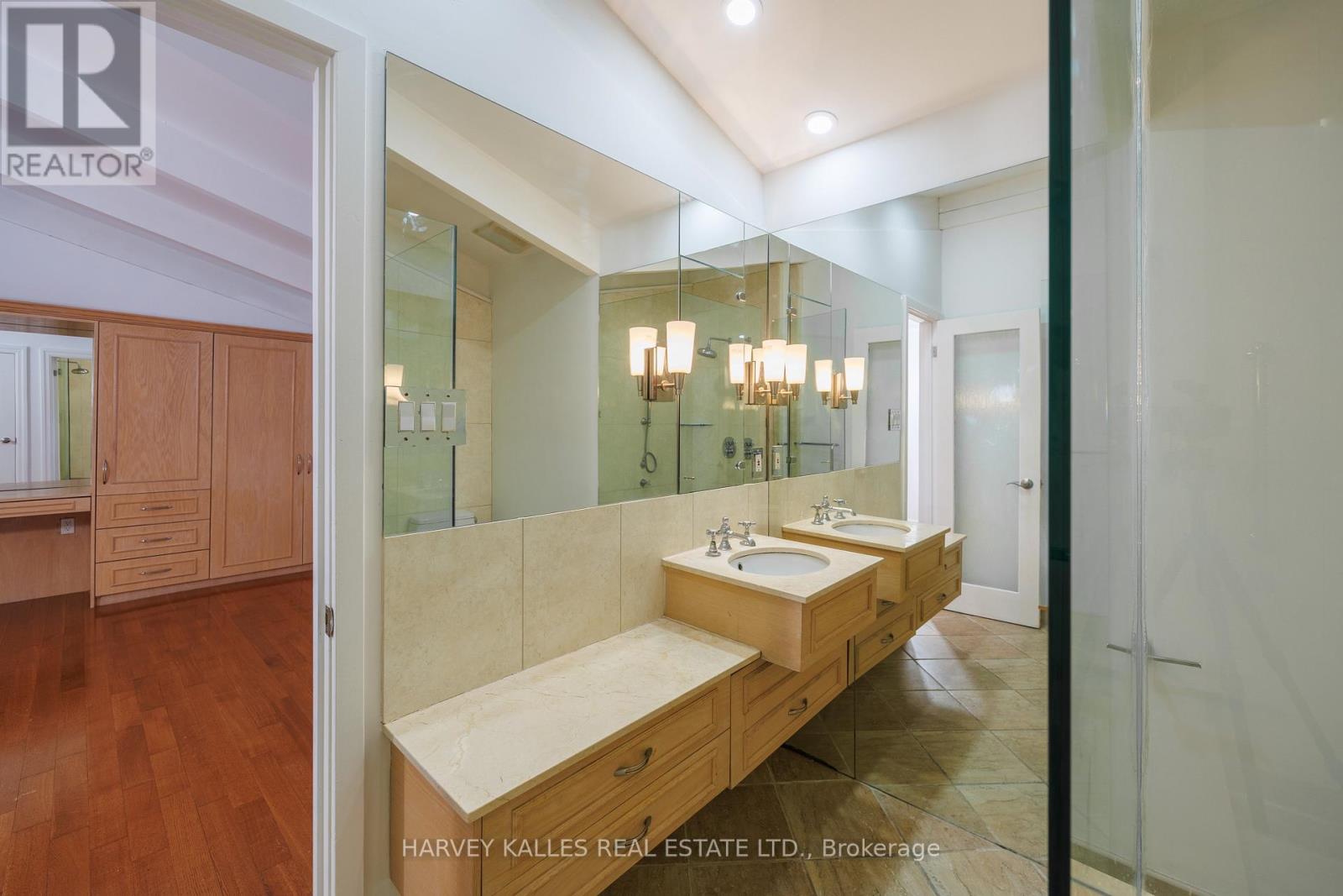 19 Blair Athol Crescent, Toronto, Ontario  M9A 1X6 - Photo 27 - W12571718