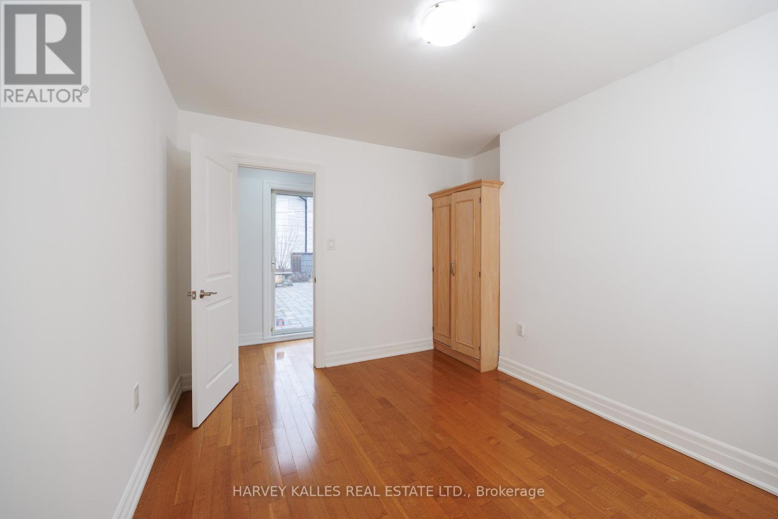 19 Blair Athol Crescent, Toronto, Ontario  M9A 1X6 - Photo 32 - W12571718