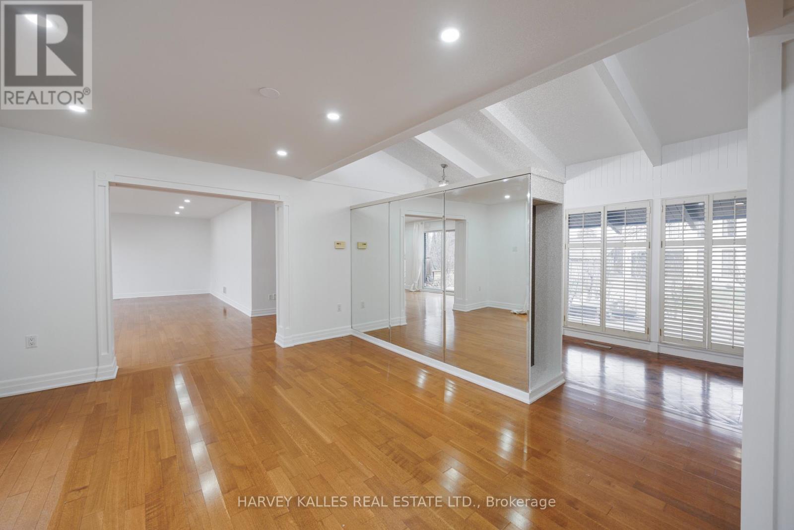 19 Blair Athol Crescent, Toronto, Ontario  M9A 1X6 - Photo 38 - W12571718