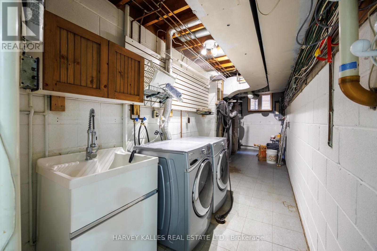 19 Blair Athol Crescent, Toronto, Ontario  M9A 1X6 - Photo 50 - W12571718