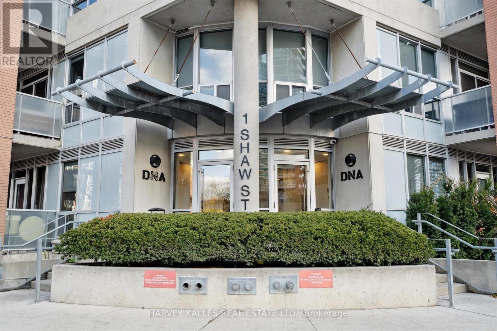 102 - 1 Shaw Street, Toronto, Ontario  M6K 0A1 - Photo 2 - C12574178