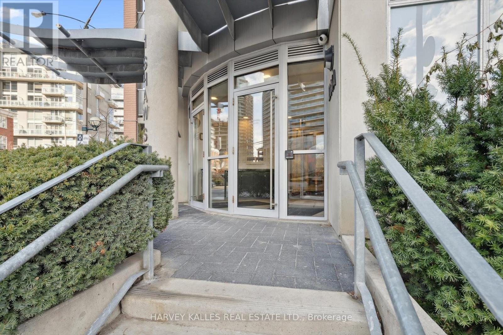 102 - 1 Shaw Street, Toronto, Ontario  M6K 0A1 - Photo 3 - C12574178