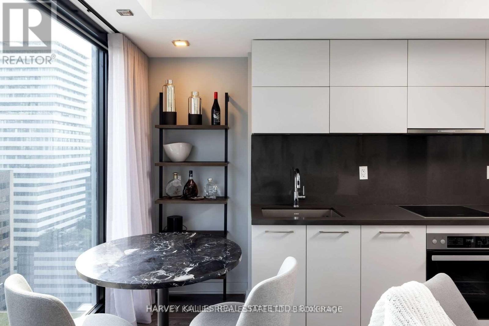 2208 - 188 Cumberland Street S, Toronto, Ontario  M5R 2G3 - Photo 4 - C12579032