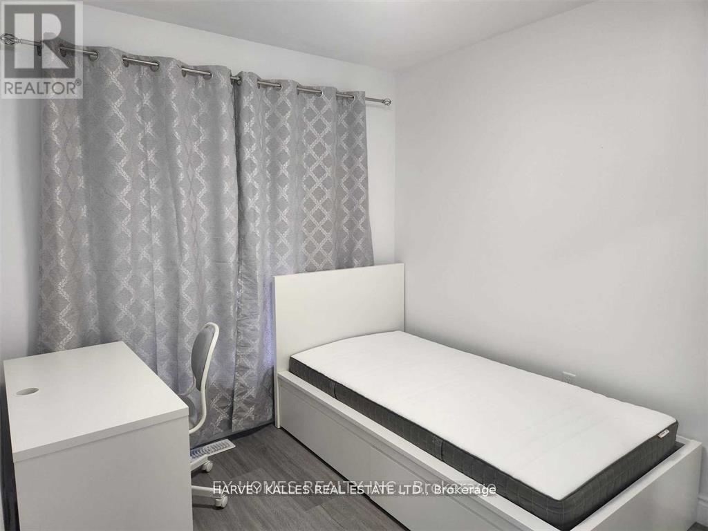 Rear - 59 Hemingway Crescent, Markham, Ontario  L3R 2S4 - Photo 6 - N12611776