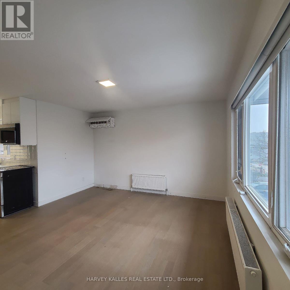 6 - 521 Browns Line, Toronto, Ontario M8W 3V1 - Photo 4 - W12612226