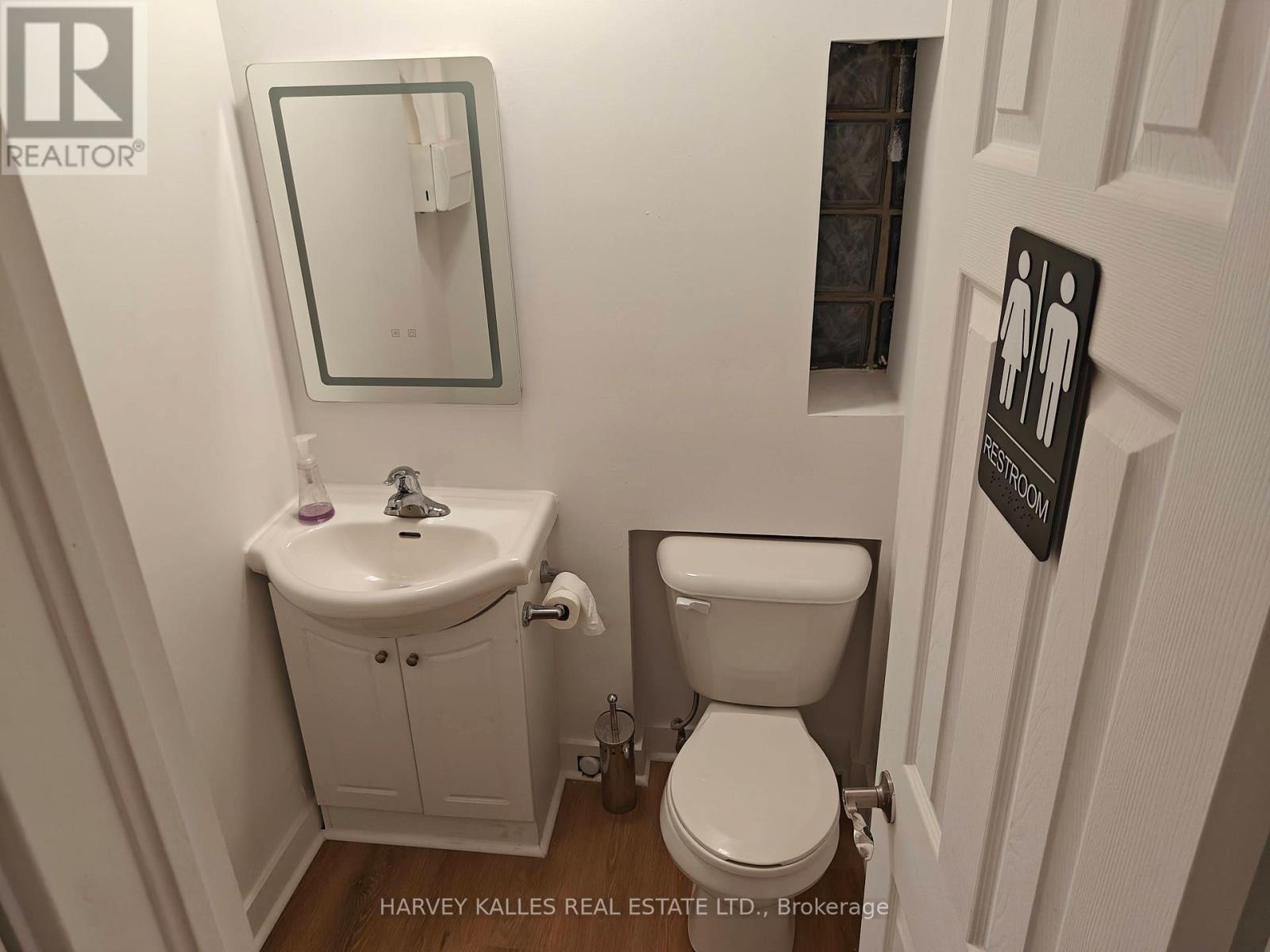 B - 406 Pacific Avenue, Toronto, Ontario  M6P 2R1 - Photo 12 - W12614872