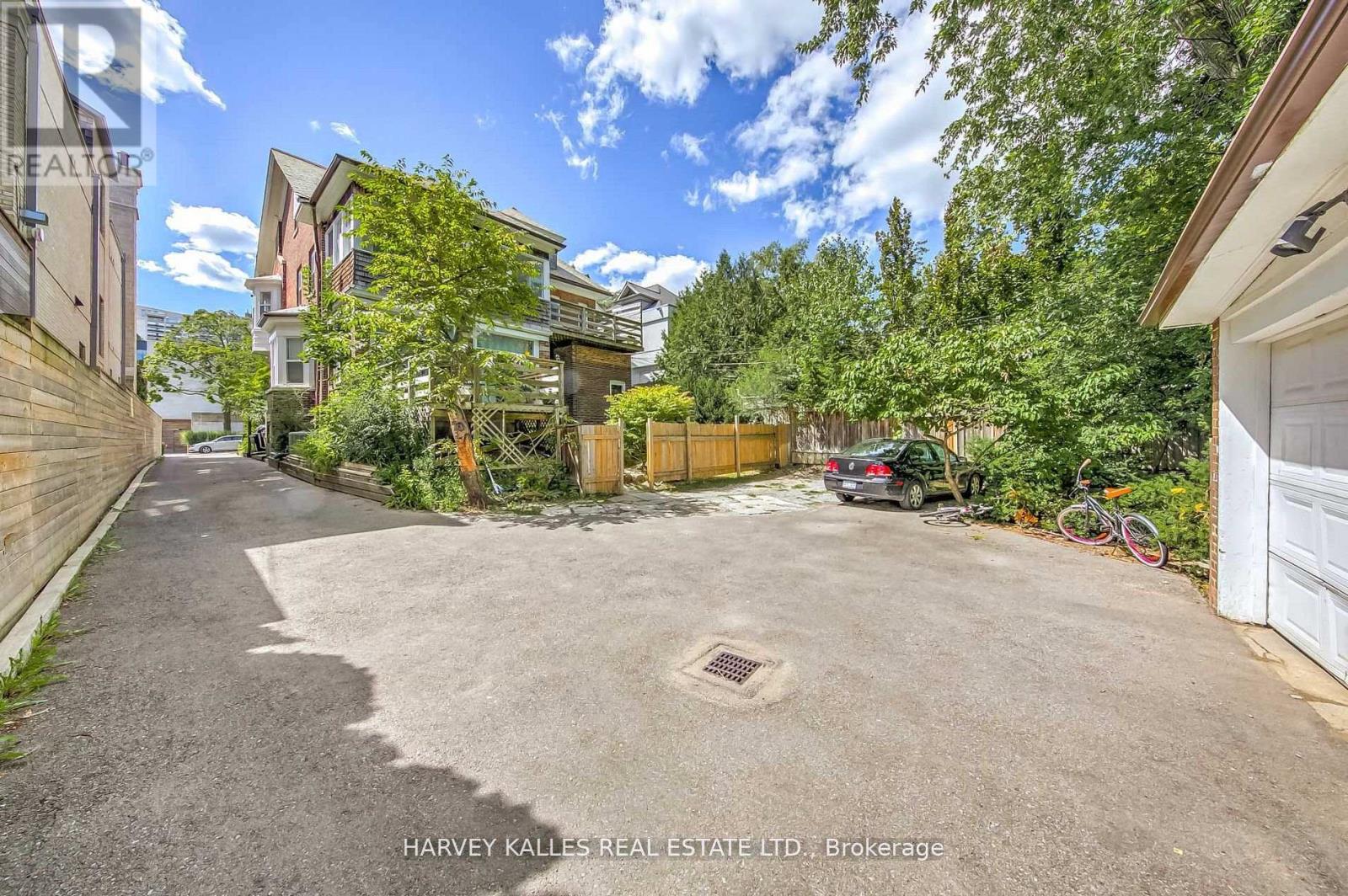 Lower - 11 Parkwood Avenue, Toronto, Ontario  M4V 2W9 - Photo 18 - C12615594
