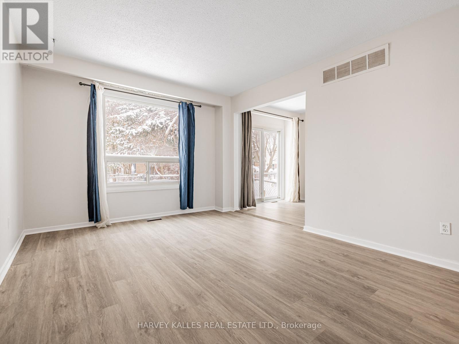 263 Browning Trail, Barrie, Ontario  L4N 5C9 - Photo 6 - S12629876