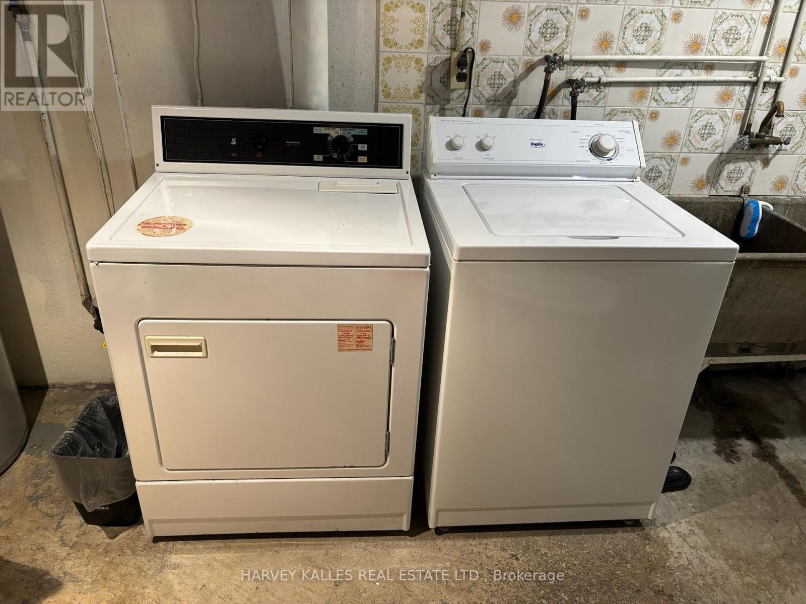 Lower - 2379 Hensall Street, Mississauga, Ontario L5A 2T1 - Photo 14 - W12634570