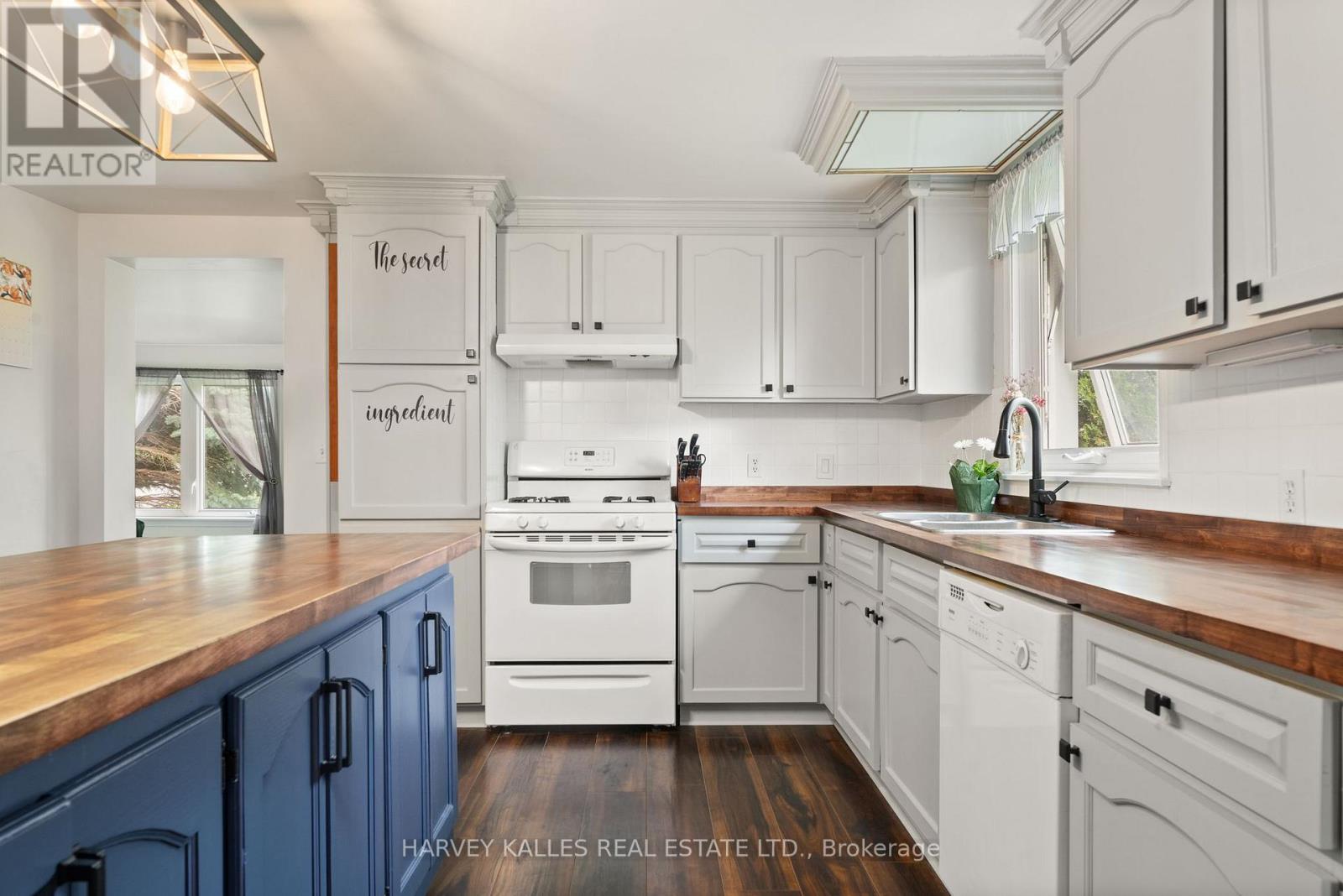 13965 Loyalist Parkway, Prince Edward County, Ontario K0K 2T0 - Photo 10 - X12635328