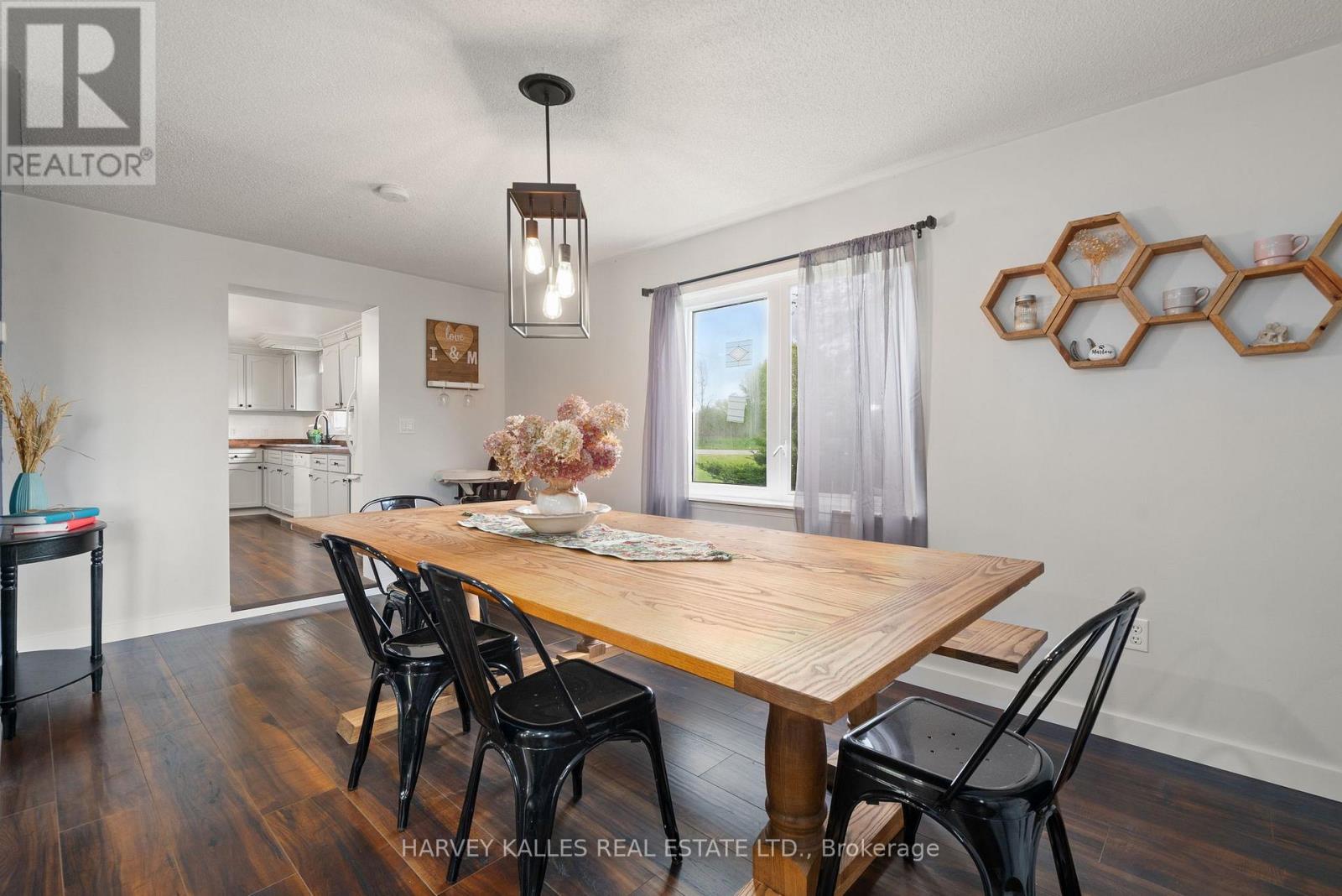 13965 Loyalist Parkway, Prince Edward County, Ontario K0K 2T0 - Photo 11 - X12635328