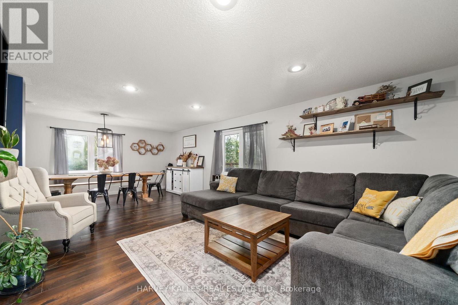 13965 Loyalist Parkway, Prince Edward County, Ontario K0K 2T0 - Photo 16 - X12635328