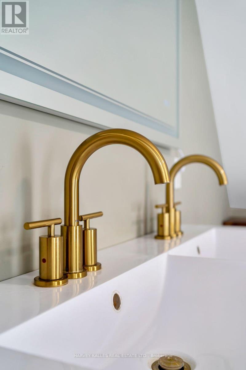 13965 Loyalist Parkway, Prince Edward County, Ontario K0K 2T0 - Photo 25 - X12635328