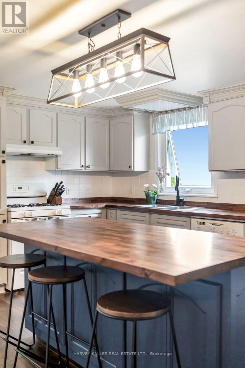 13965 Loyalist Parkway, Prince Edward County, Ontario K0K 2T0 - Photo 7 - X12635328