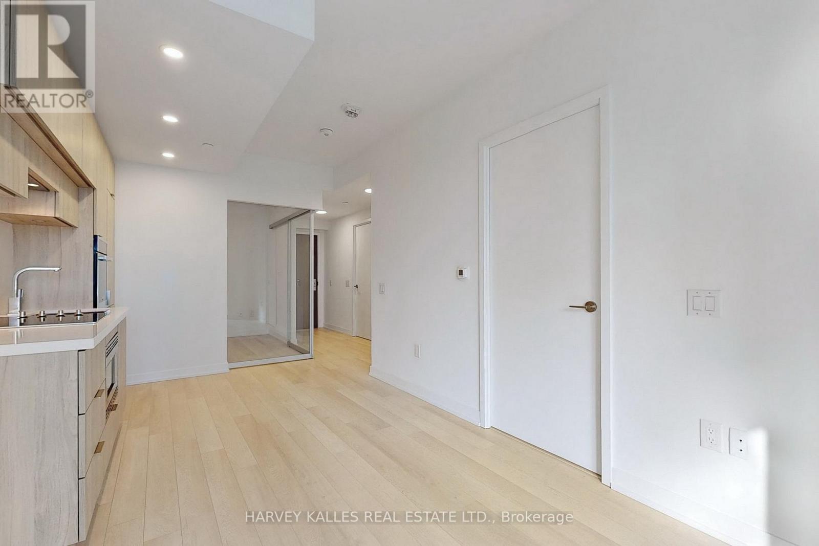 1410 - 39 Roehampton Avenue, Toronto, Ontario M4P 1P9 - Photo 8 - C12635982