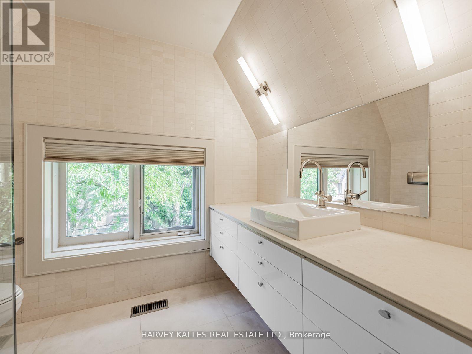 80 Hazelton Avenue, Toronto, Ontario  M5R 2E2 - Photo 35 - C12646288