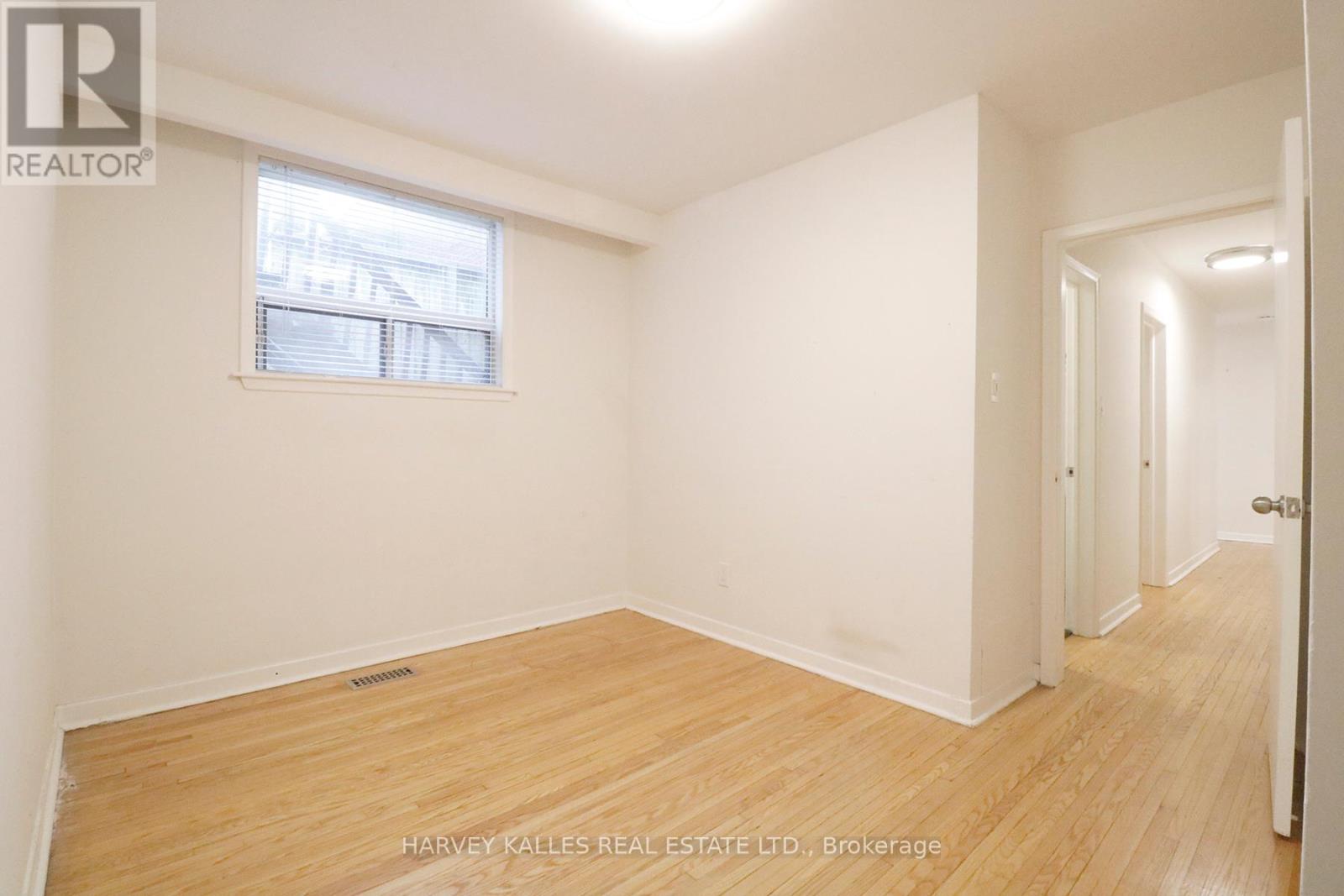 Main - 866 Davenport Road, Toronto, Ontario M6G 2B6 - Photo 3 - C12649532