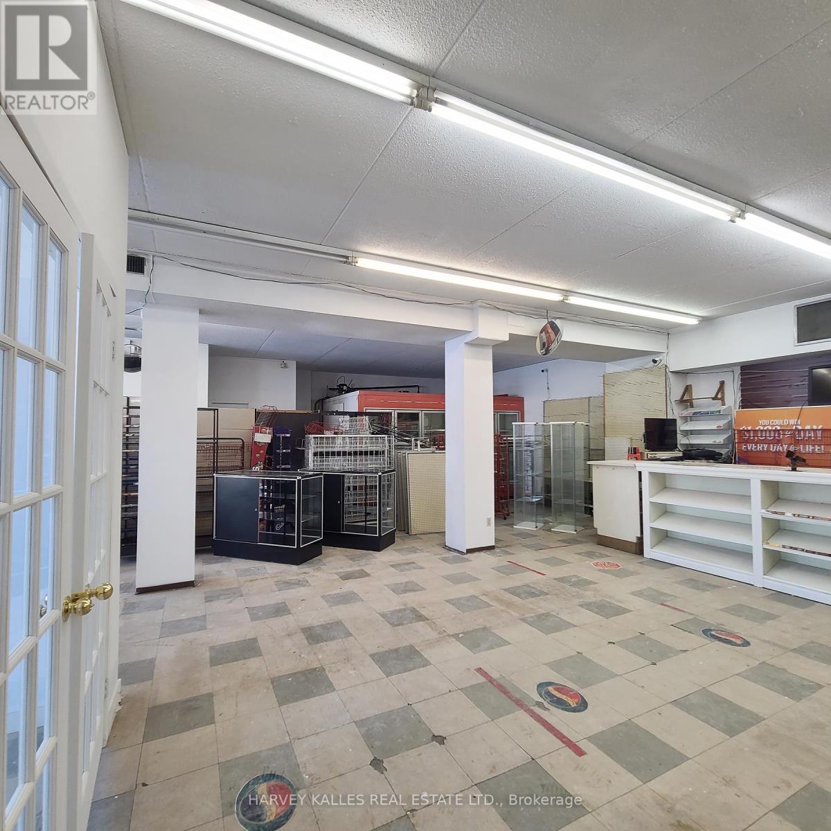 3829 Lake Shore Boulevard W, Toronto, Ontario M8W 1R3 - Photo 16 - W12650536