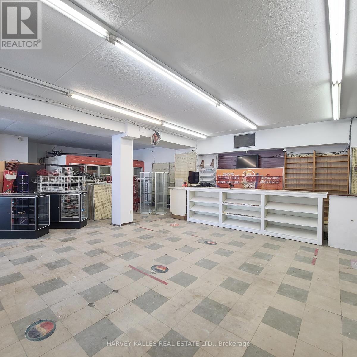 3829 Lake Shore Boulevard W, Toronto, Ontario M8W 1R3 - Photo 17 - W12650536