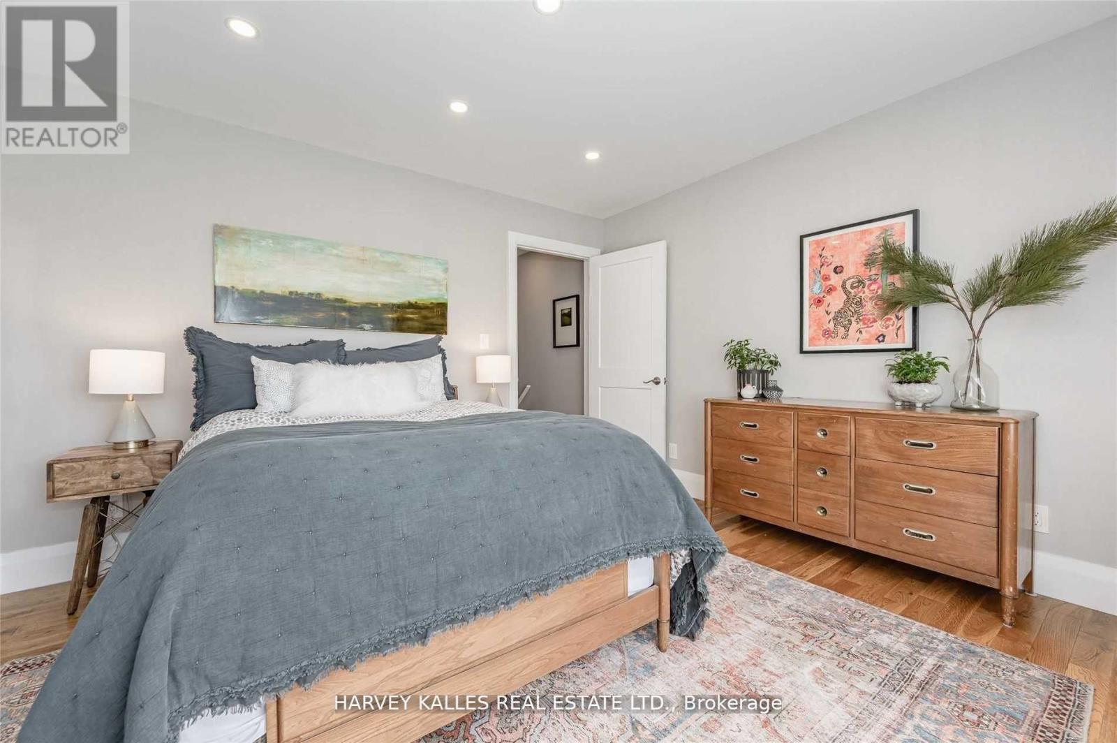 ROOM - 26 LEYTON AVENUE, Toronto, Ontario