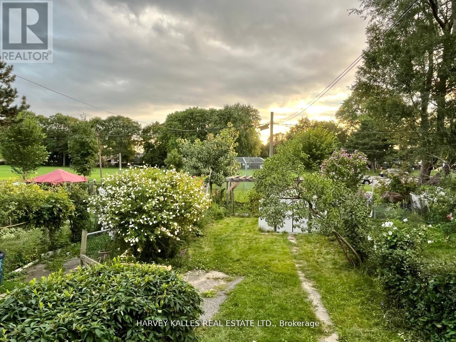 Room - 26 Leyton Avenue, Toronto, Ontario M1L 3T4 - Photo 12 - E12650928